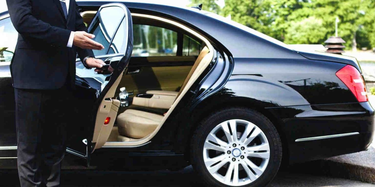 Is a Luxury Limo Worth It? We Tried It So You Don’t Have To