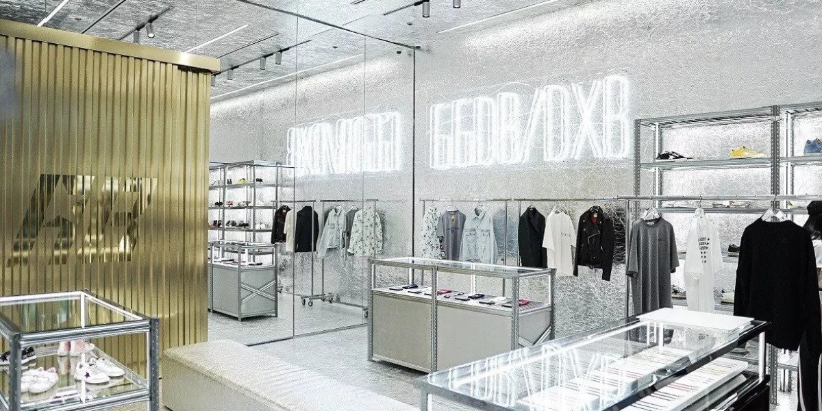 six items at a time for a Golden Goose Sneakers Outlet month