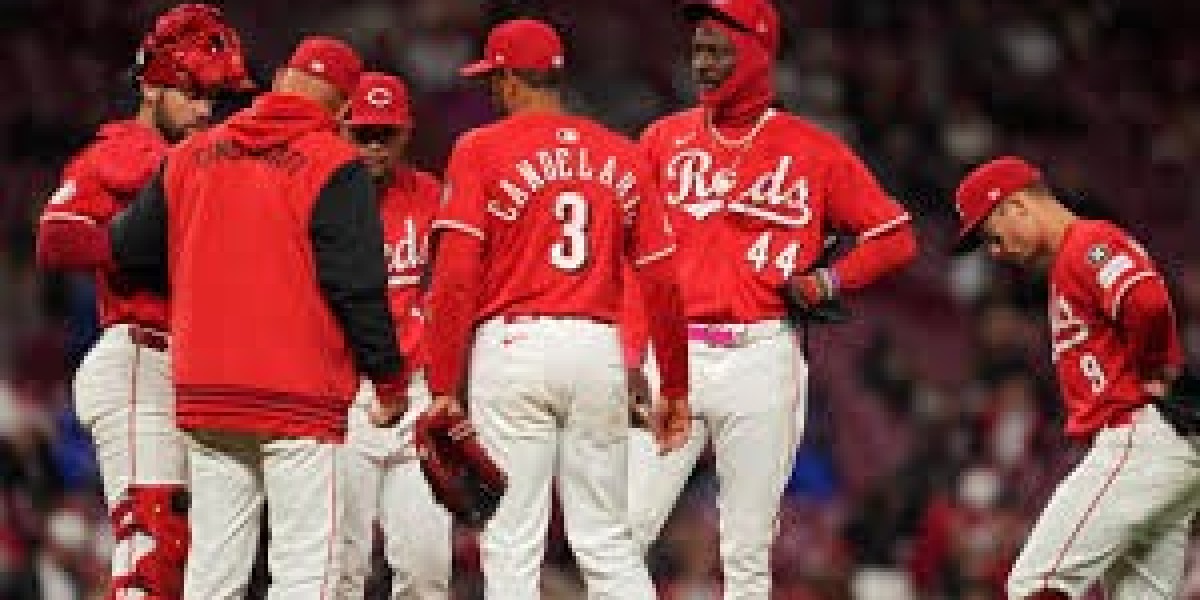 Five Dumb Predictions for the 2025 Cincinnati Reds